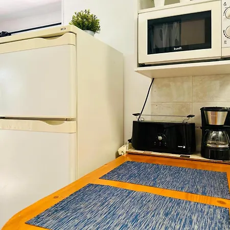 Sunny With Private Terrace Pool Access Apartment *